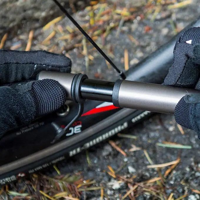 BOMBIN BICICLETA BLACKBURN AIRSTIK SL MINI PUMP NEGRO - Bianchi Store
