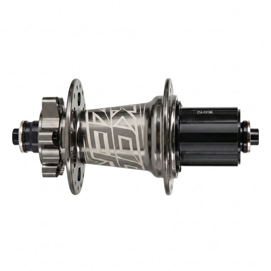 MAZA KOOZER 32H 10X135 MM TITANIUM Koozer